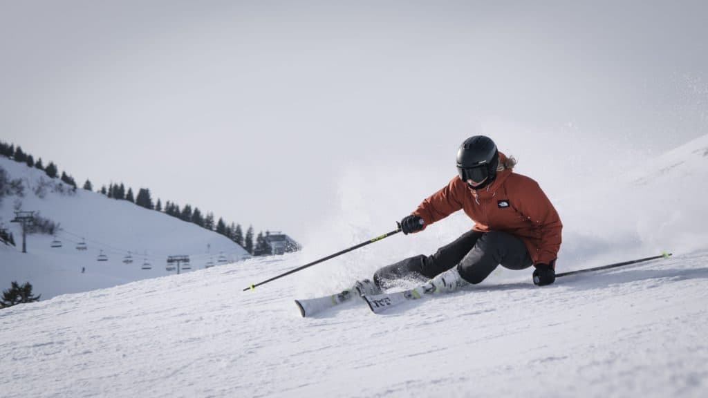 Carving big turns is easier on skis with a big sidecut